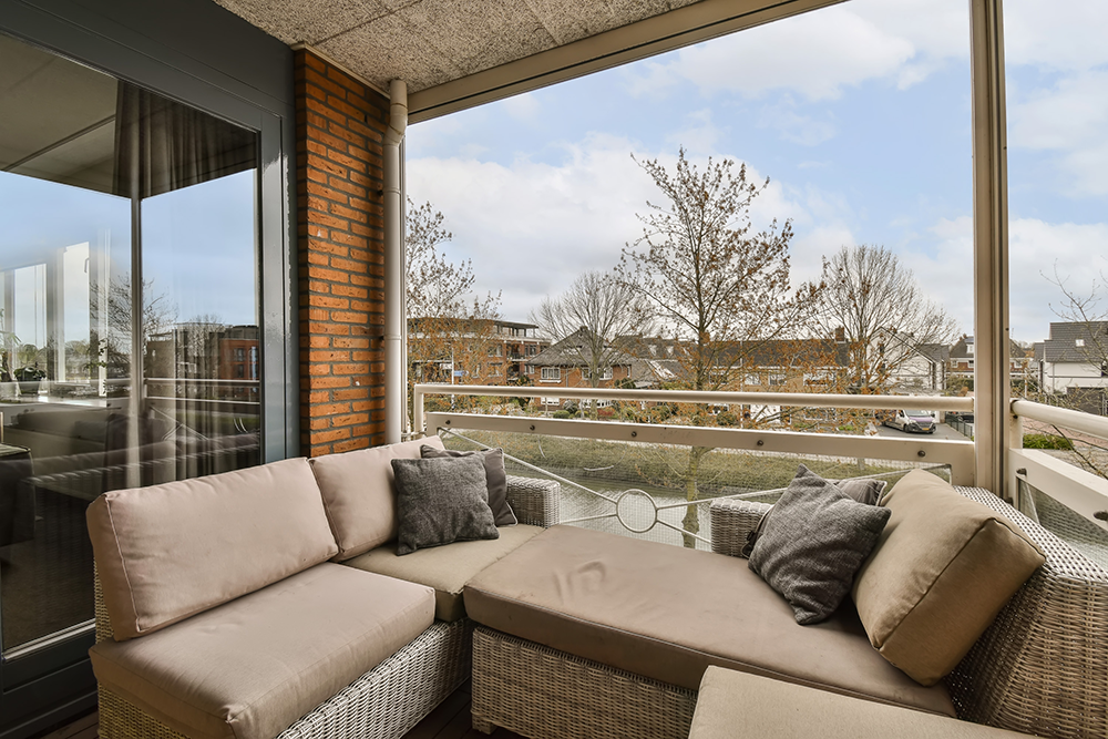 Amenajarea balconului cu mobilier personalizat – Transformă-ți spațiul mic într-un colț de relaxare perfect img.4