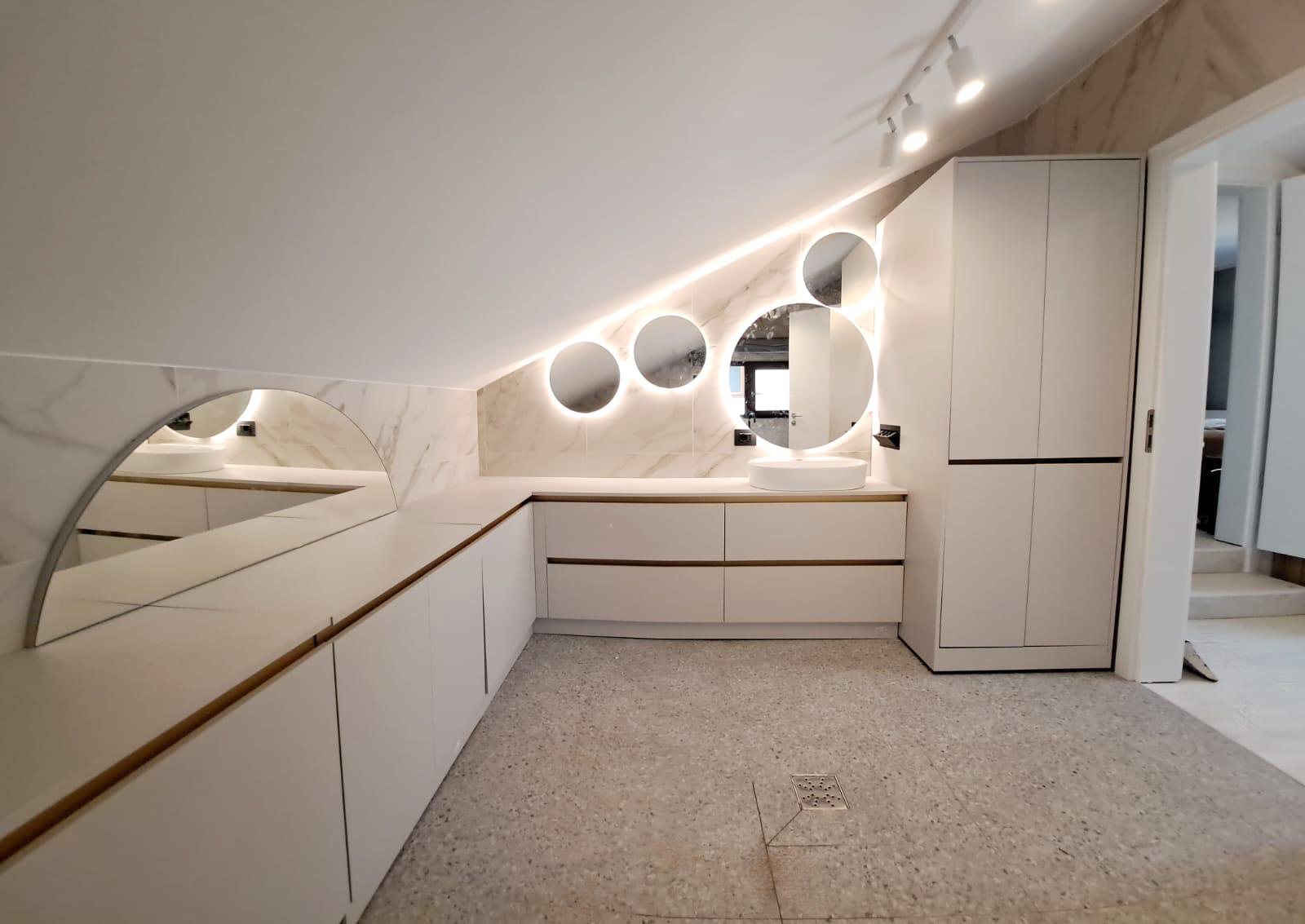 Mobilier la comandă în stil minimalist – eleganță prin simplitate img.1